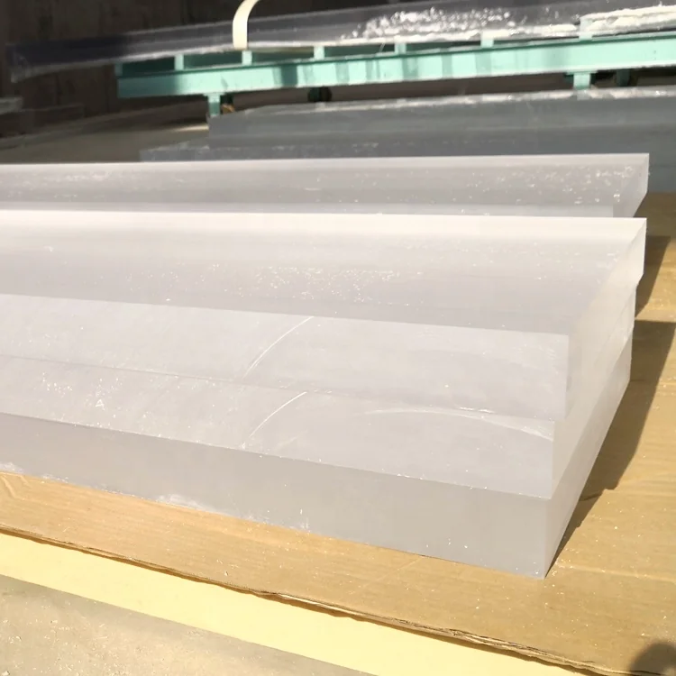 Clear swimming pool with 80mm thick acrylic sheet — view 2