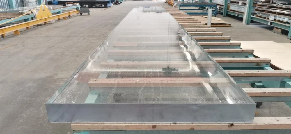 Acrylic container pool with acrylic board — view 3