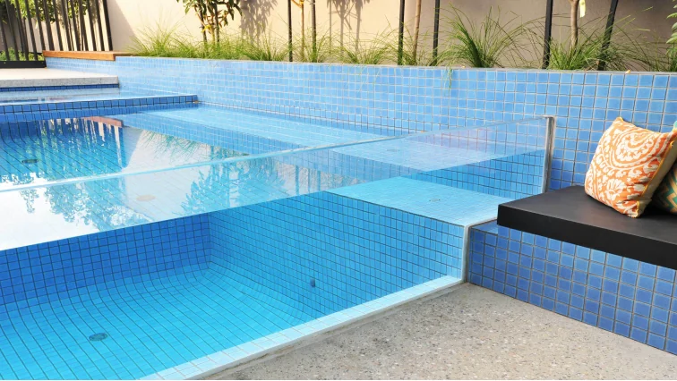 50 mm acrylic for outdoor swimming pool — view 3