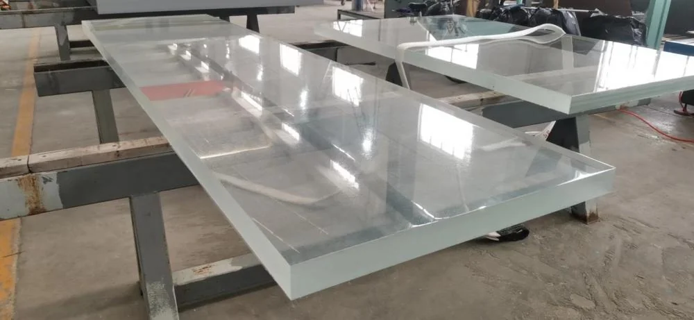 Clear thick acrylic swimming pool wall — view 3