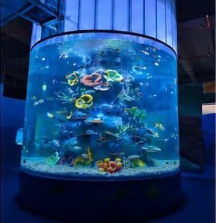 Cylindrical display tank