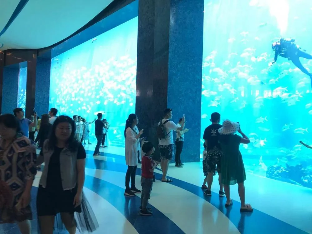 Sheet for underwater acrylic glass tunnel aquariums