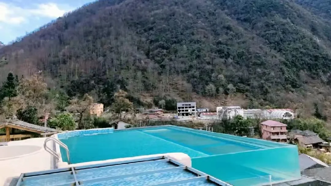 Ganzi hotel pool — project photograph