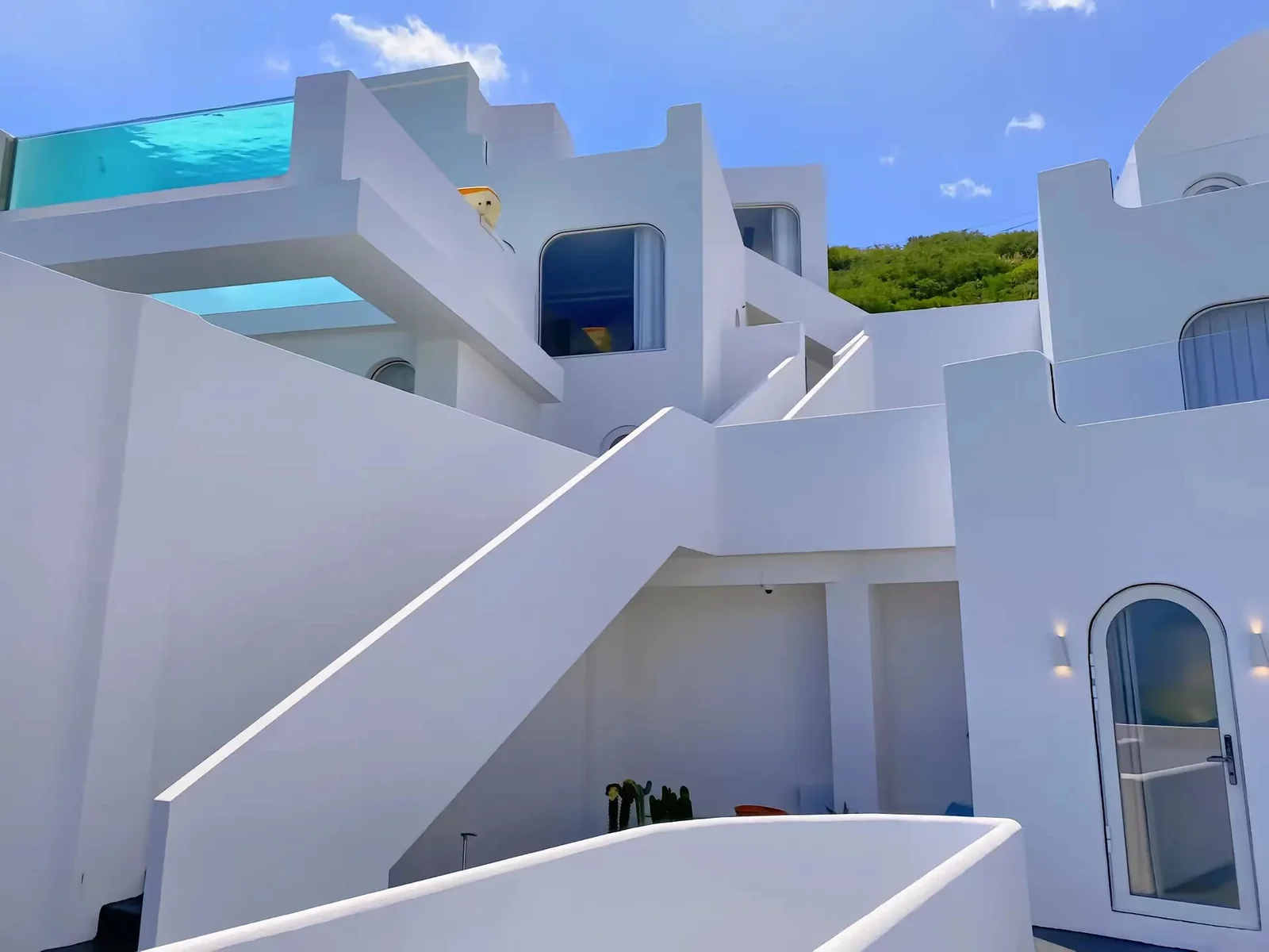 Shengsi coastal guesthouse pool — project photograph